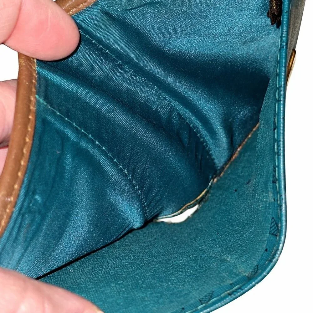 Vintage 1980s Liz Claiborne Accessories Teal Green Leather Trim Bi-Fold Wallet - Picture 4 of 4